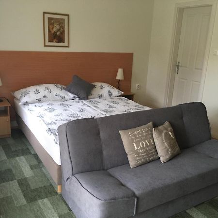 Luca Apartments 佐洛卡罗斯 外观 照片