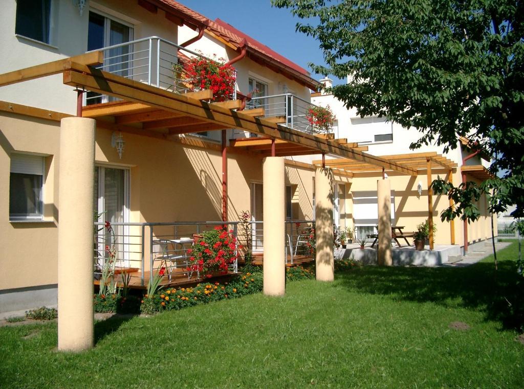 Luca Apartments 佐洛卡罗斯 外观 照片